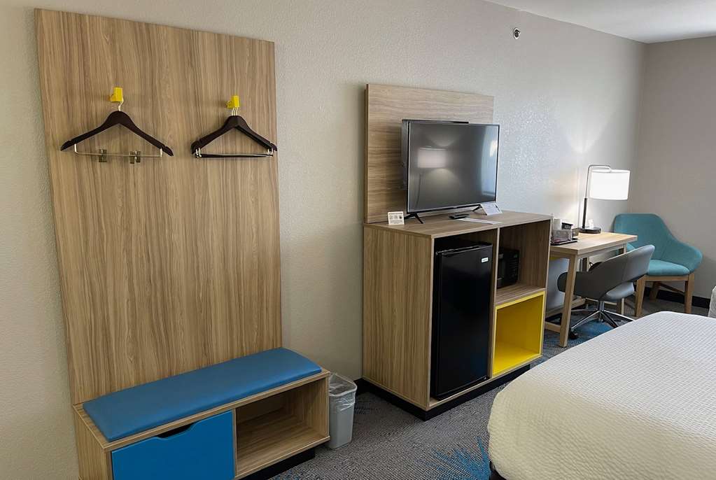 Days Inn by Wyndham Imlay City - photo 16