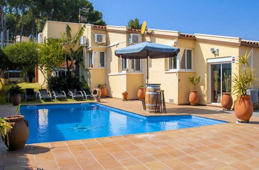 R88 Casa Alegre — 4-Star Luxury Hotel in Calafell, Spain
