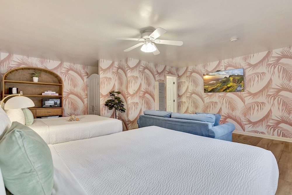 Santa Monica Hotel - photo 24