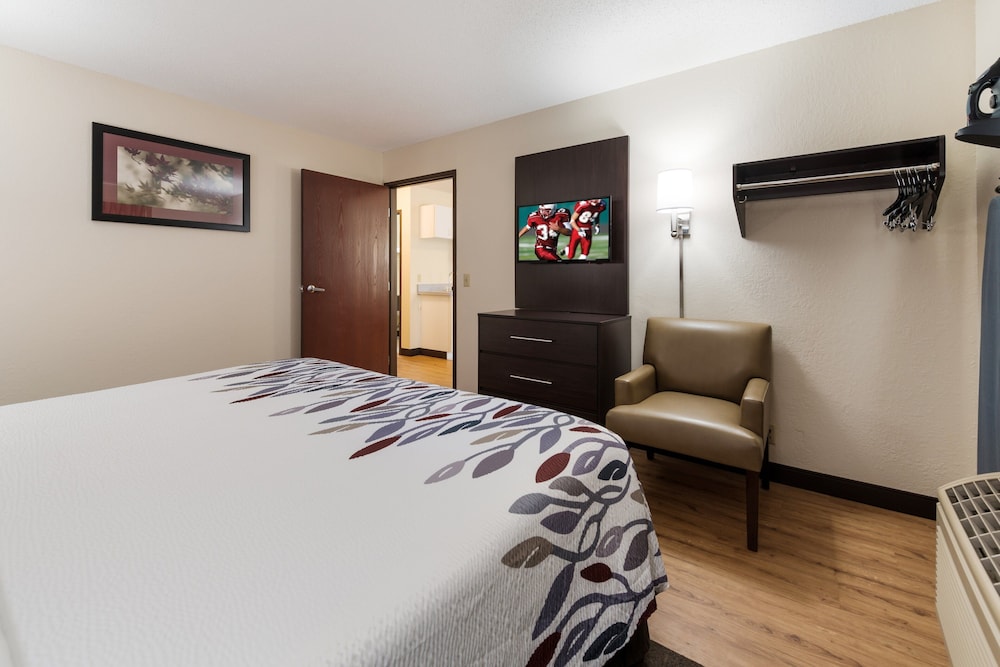 Red Roof Inn Auburn - photo 16