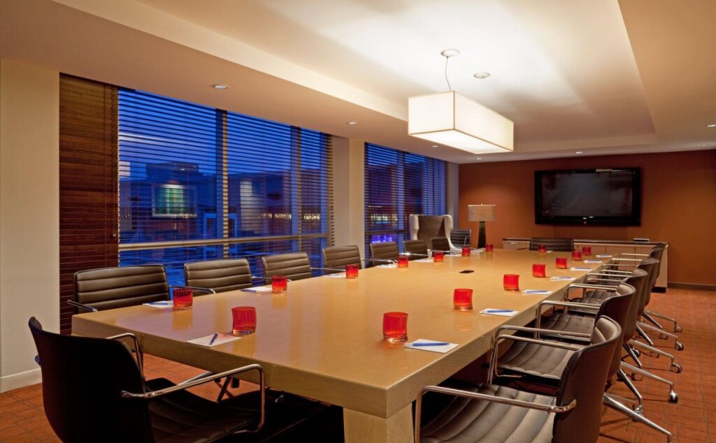 Hotel Indigo Boston Newton Riverside - photo 14