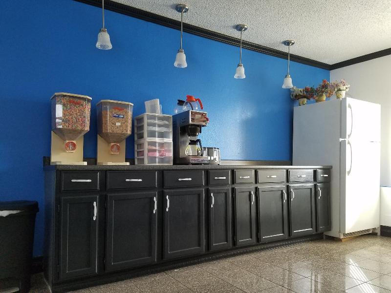 Indysouth western inn - photo 21
