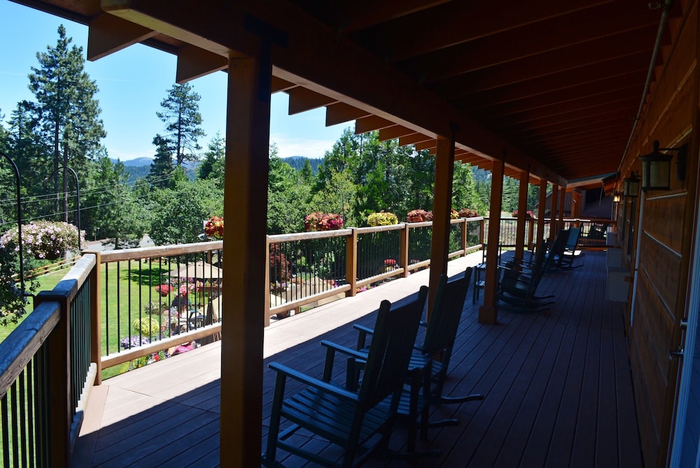 Callahan's Mountain Lodge - photo 11