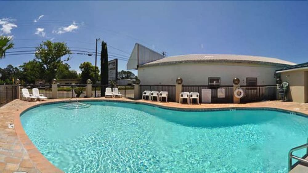 Days Inn by Wyndham Panama City Callaway - photo 16