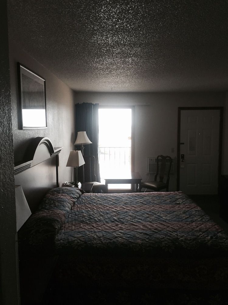 Country Inn Bolivar - photo 11