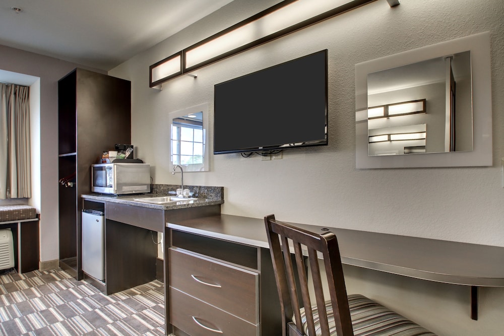 Microtel Inn & Suites Tuscaloosa Near University - photo 22