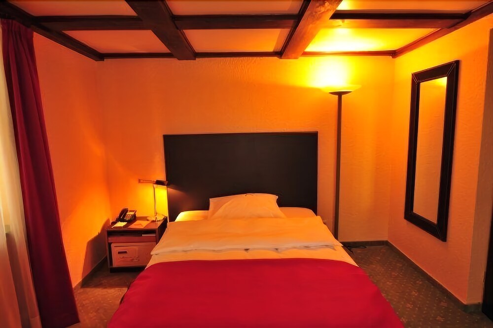 Am Ruhrufer in Muelheim, Germany