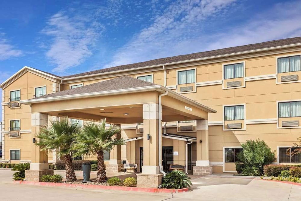 Grander Inn & Suites - photo 5