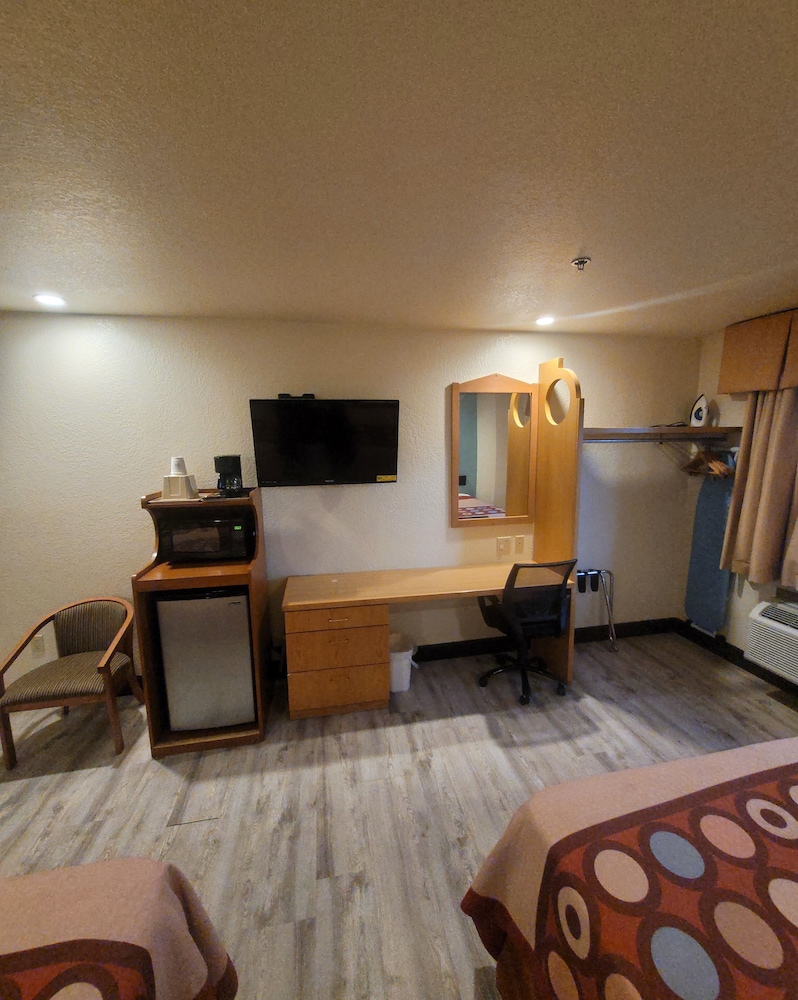 Super 8 by Wyndham Show Low - photo 8