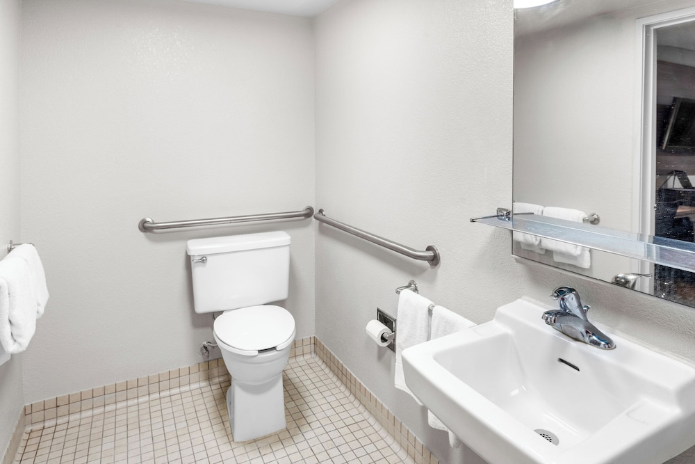 Red Roof Inn Indianapolis North College Park - photo 25