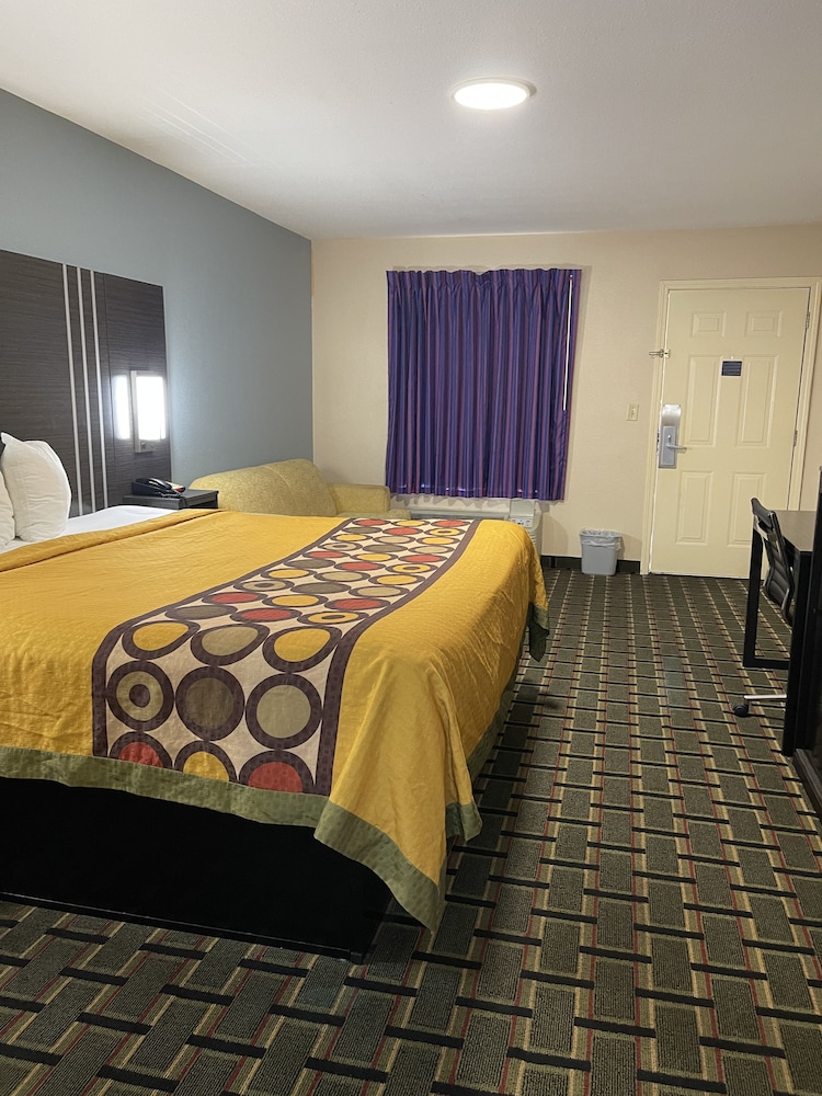New Hampshire Inn - photo 9