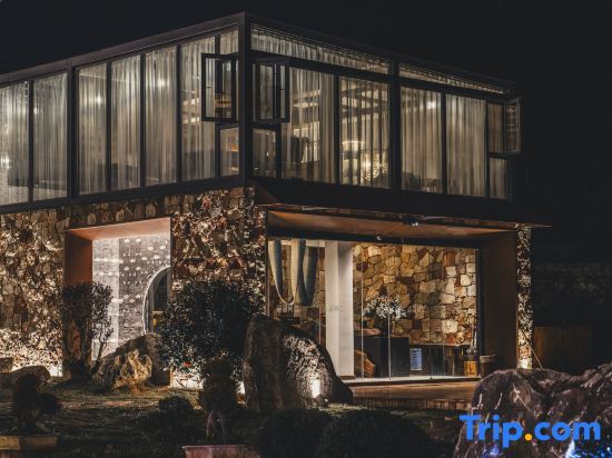 Yanyujian Hostel — 4-Star Luxury Hotel in Zhangjiajie, People's Republic of China