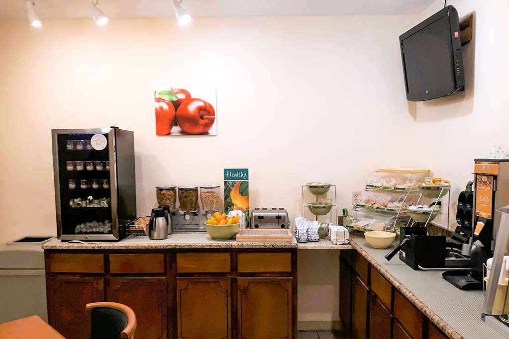 Quality Inn near Manatee Springs State Park - photo 11
