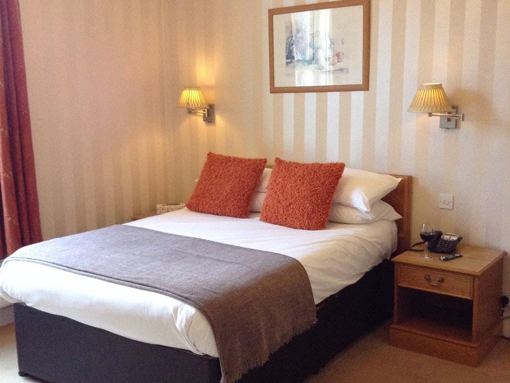 The Grove House Hotel — hotel in Wallasey