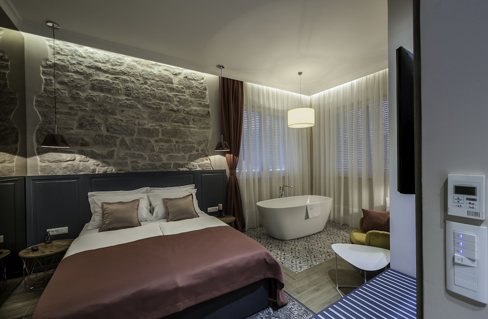 Zadera Accommodation — 4-Star Luxury Hotel in Zadar, Croatia