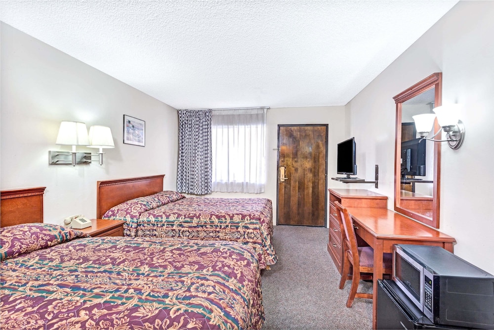 Vantage Point Inn Woodland Hills - photo 6