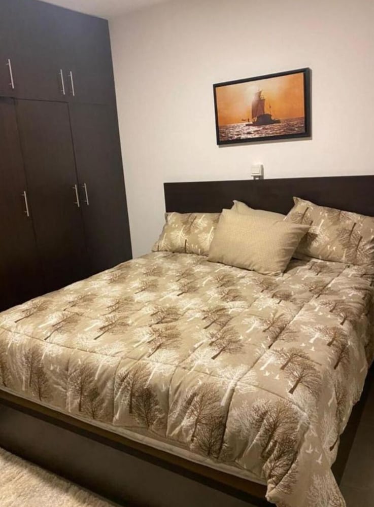 Oasis Paradise - carbon neutral hotel in Accra