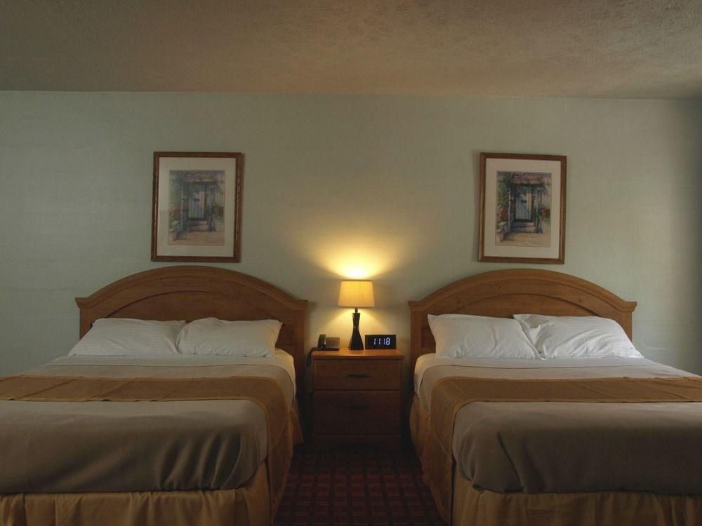 Economy Inn & Suites Gatlinburg - photo 3