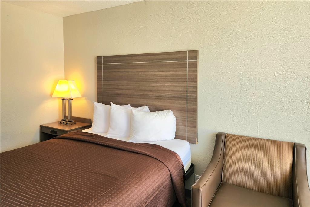 Days Inn by Wyndham Seguin TX - photo 20