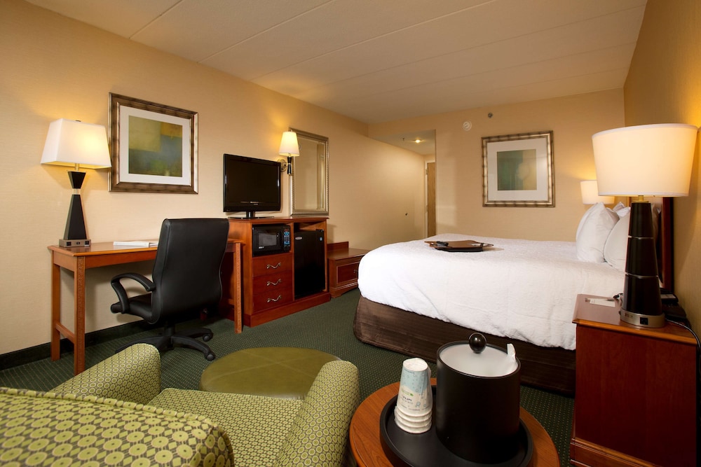 Hampton Inn Alexandria Pentagon South - photo 11