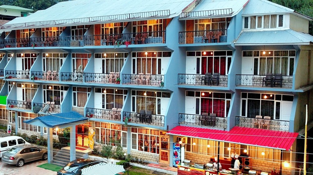Hotel Natraj Pure Veg - carbon neutral hotel in Manali