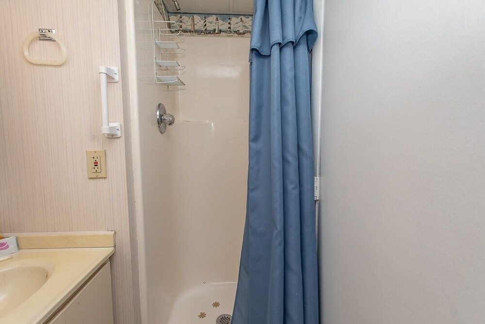 Royal Garden Resort 510 2 Bedroom Condo by RedAwning - photo 23