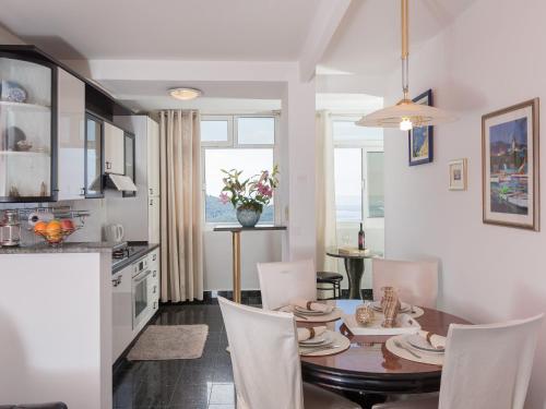 Apartment Merivo Apartment with Sea View — 4-Star Luxury Hotel in Dubrovnik, Croatia