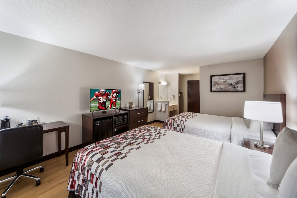 Red Roof Inn & Suites Omaha Council Bluffs - photo 13