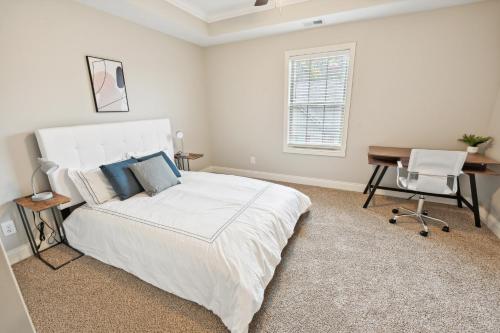 Biltmore Luxury 1513 #2 Townhomes l 2Bd 2 Bth — 4-Star Luxury Hotel in Clarksville, United States