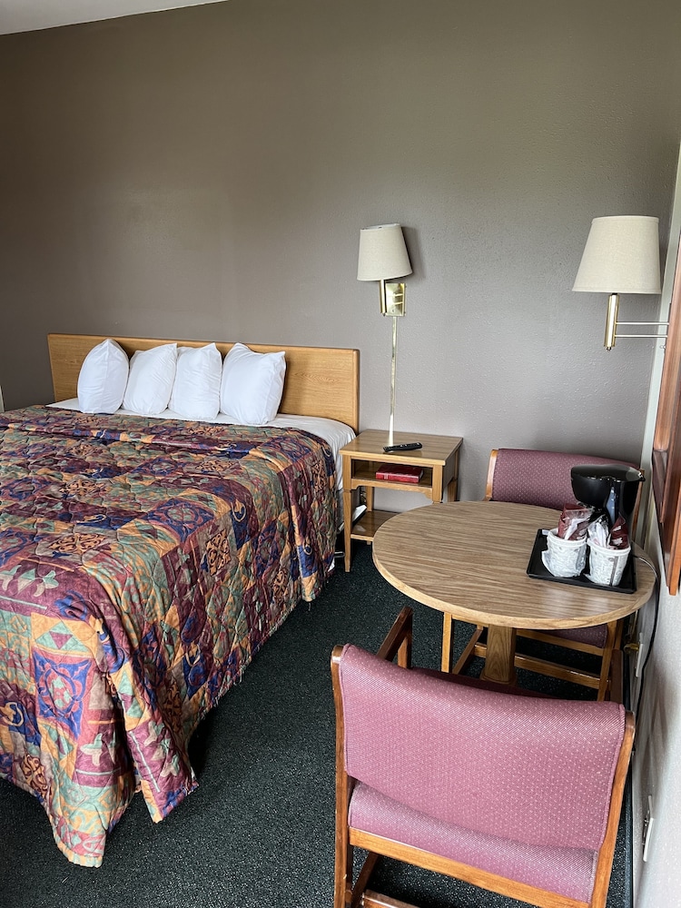 All Star Inn & Suites - photo 77