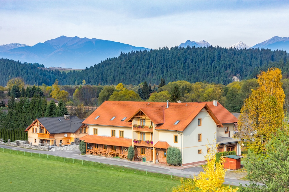 Penzion Larion — hotel in Hybe