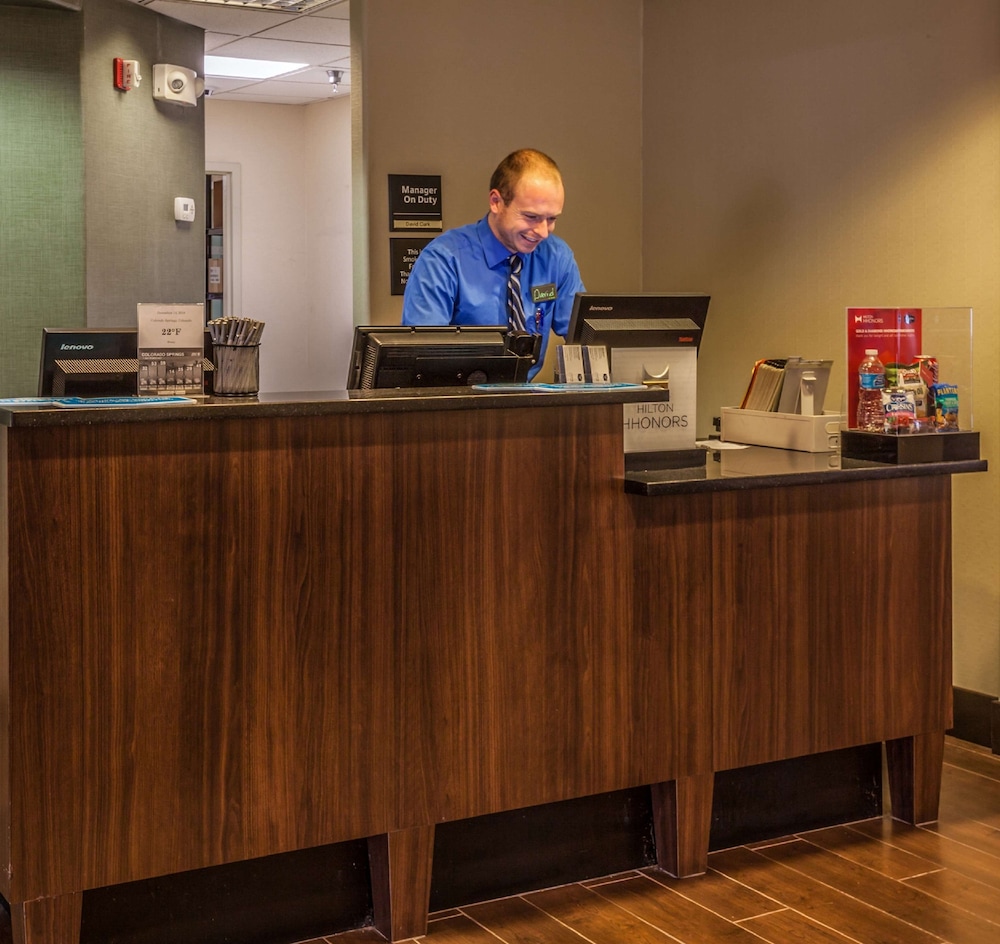 Hampton Inn Colorado Springs Airport - photo 4