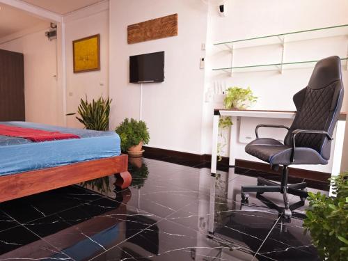 Old Spice 4 Downtown Serenity Luxurious Oasis BKK