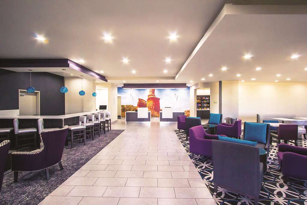 La Quinta Inn & Suites by Wyndham Pampa - photo 9