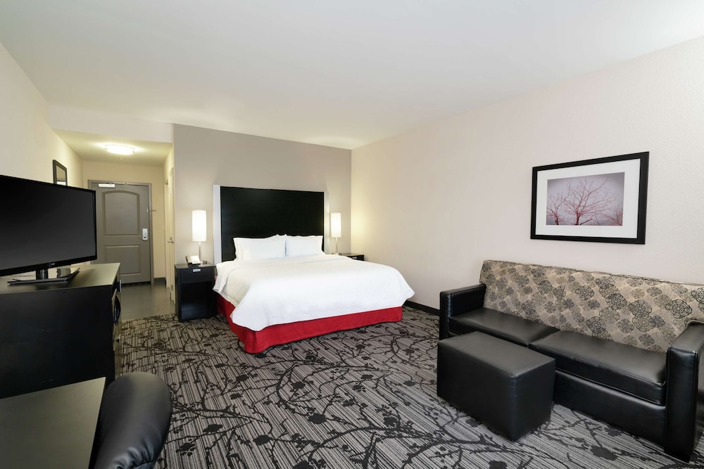 Hampton Inn & Suites Roanoke Airport - photo 23