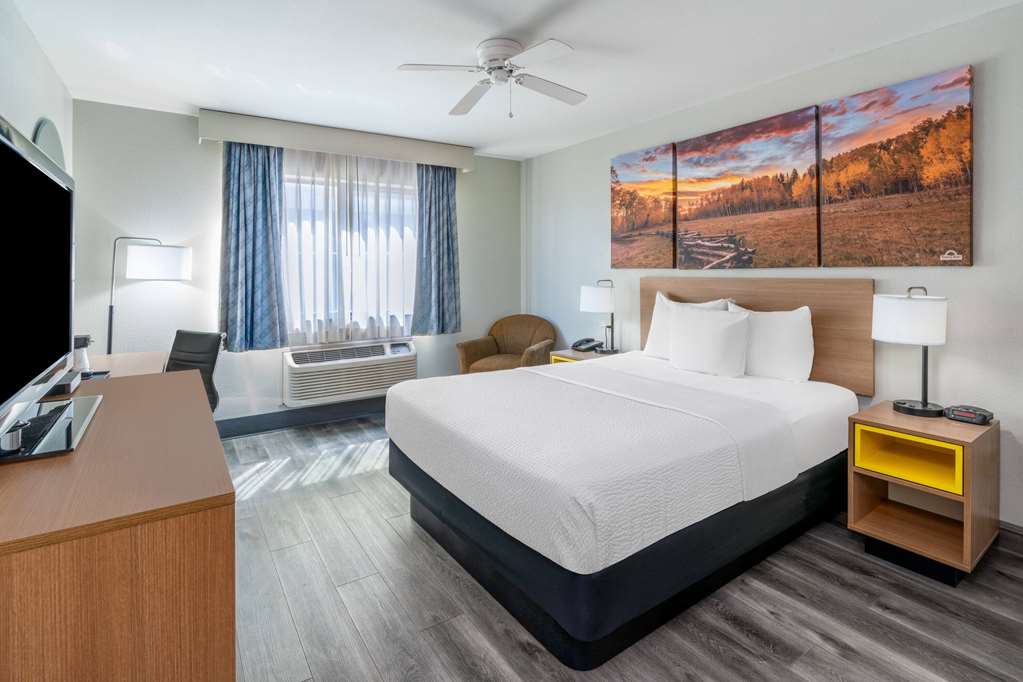 Days Inn by Wyndham Lamar - photo 11