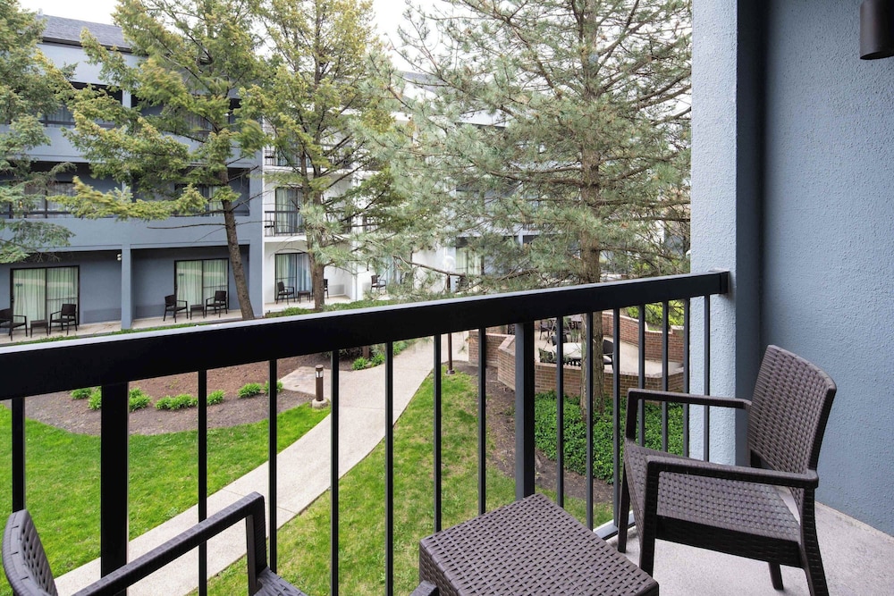 Courtyard by Marriott Chicago Wood Dale - photo 35