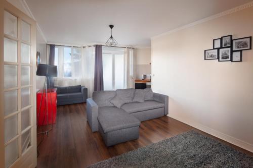 Charmant 3 Pieces Rer a 100 M — hotel in Arcueil