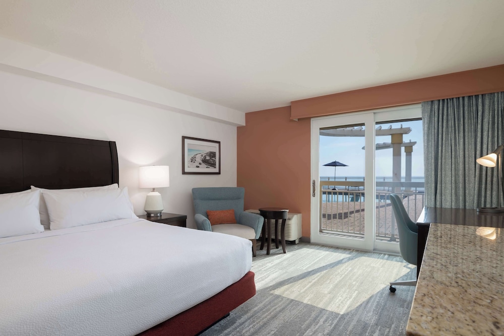 Hilton Garden Inn Daytona Beach Oceanfront - photo 21