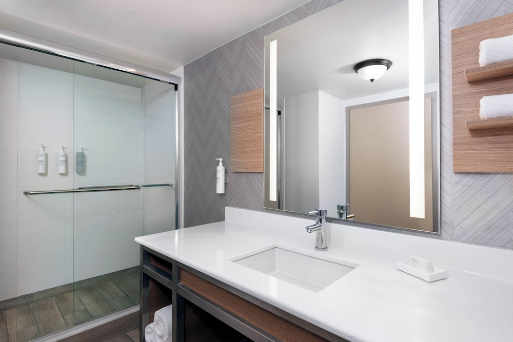 Hilton Garden Inn Tampa Airport Westshore - photo 16