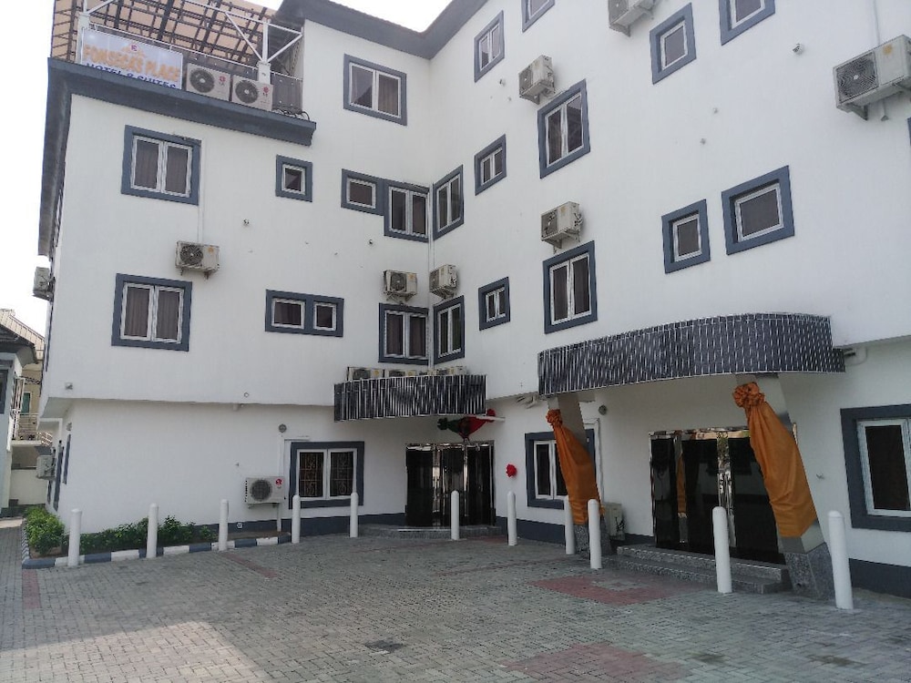 Fonseca's Place - carbon neutral hotel in Warri