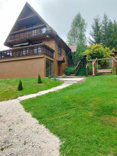 Dom na wzgórzu in Milowka, Poland