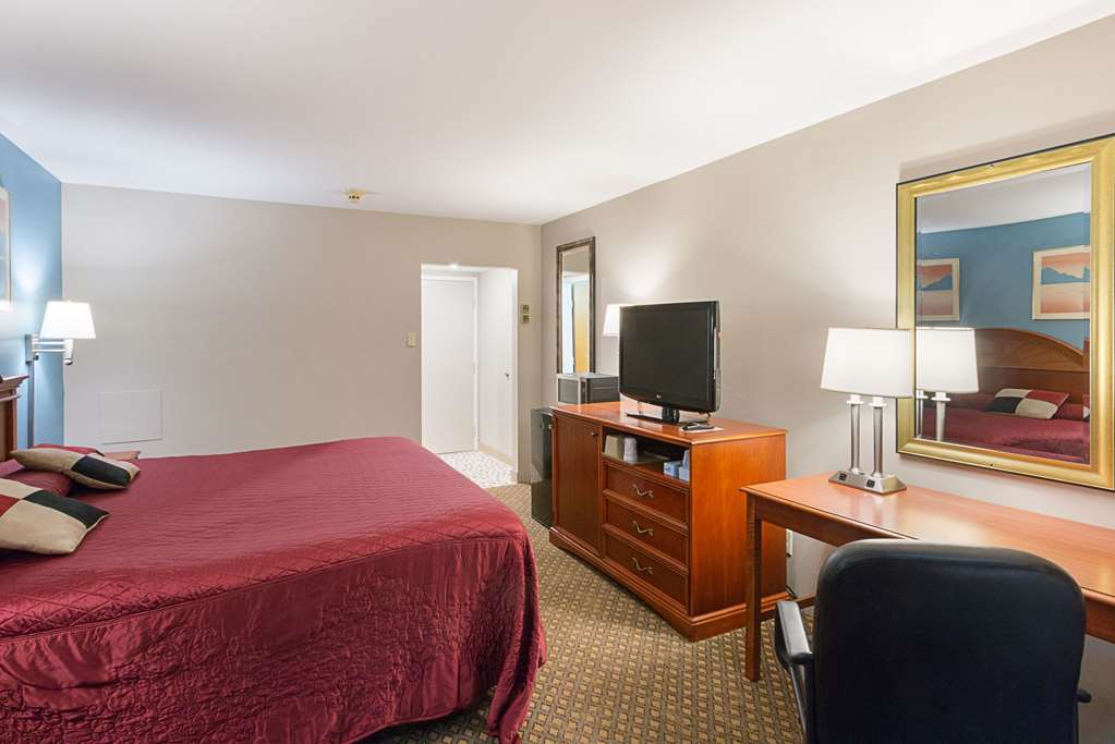 Rodeway Inn Milford I 84 - photo 7