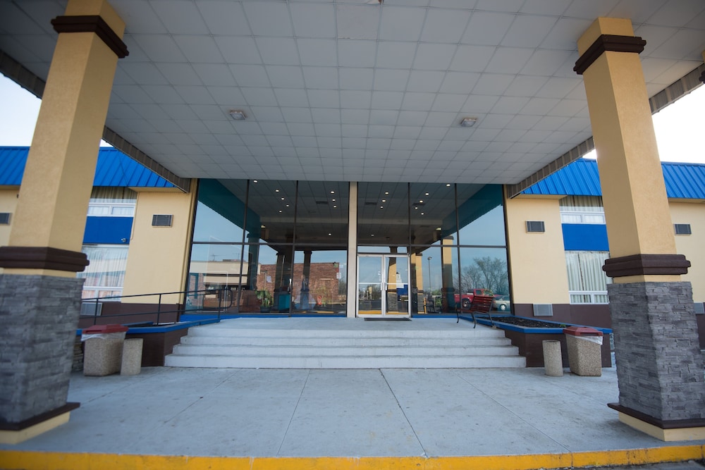 Days Inn by Wyndham Fort Wright Cincinnati Area - photo 46