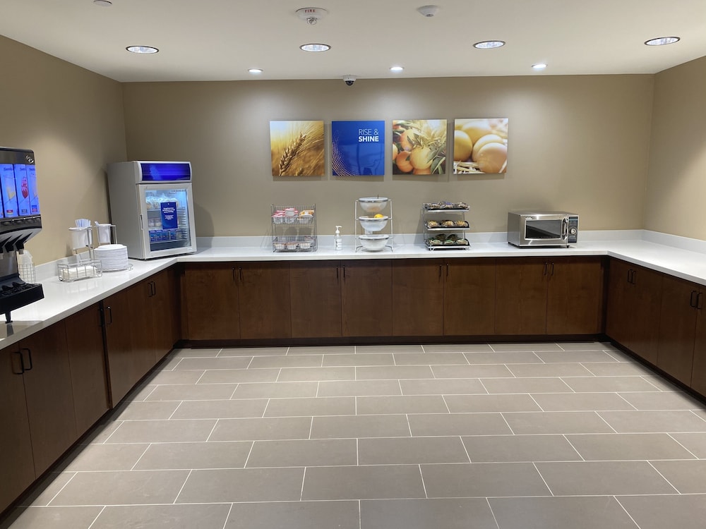 Comfort Suites Midland West - photo 21