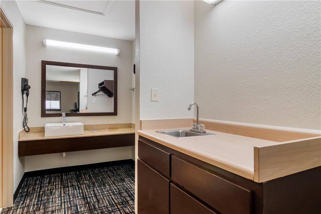 Quality Inn & Suites I 10 near Fiesta Texas - photo 14