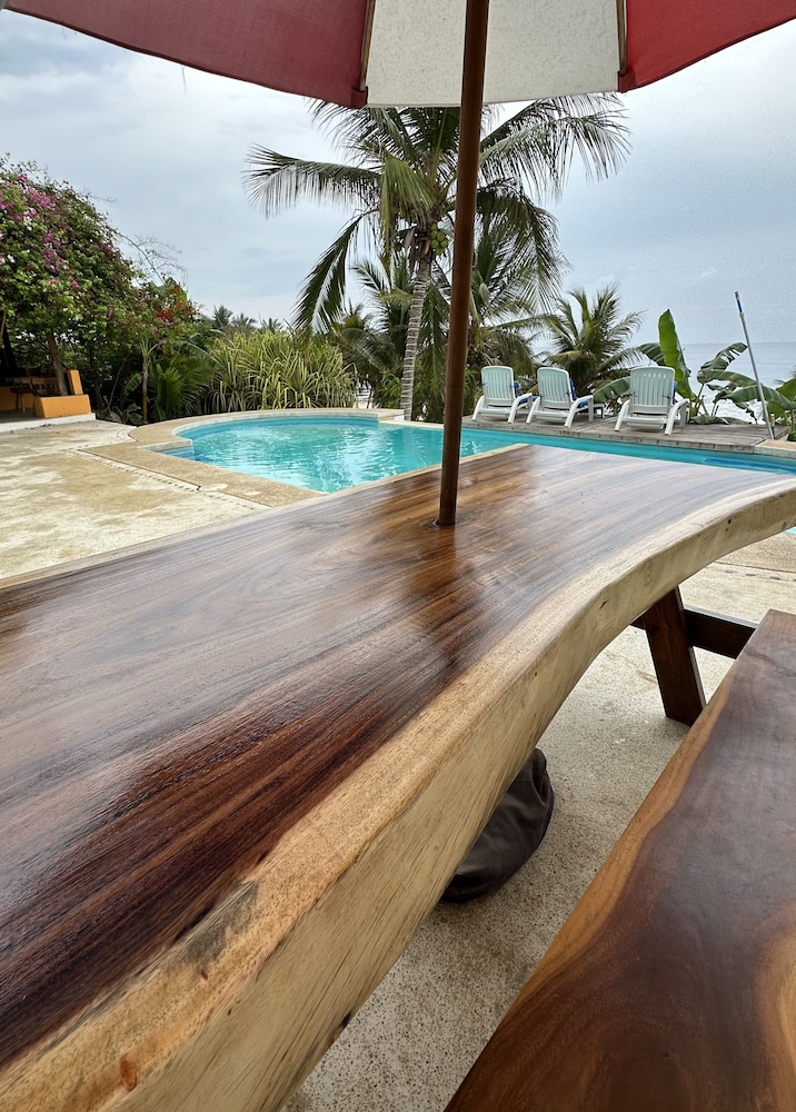 Beachfront Paradise Boutique Hotel — Santa Maria Tonameca — photo 2