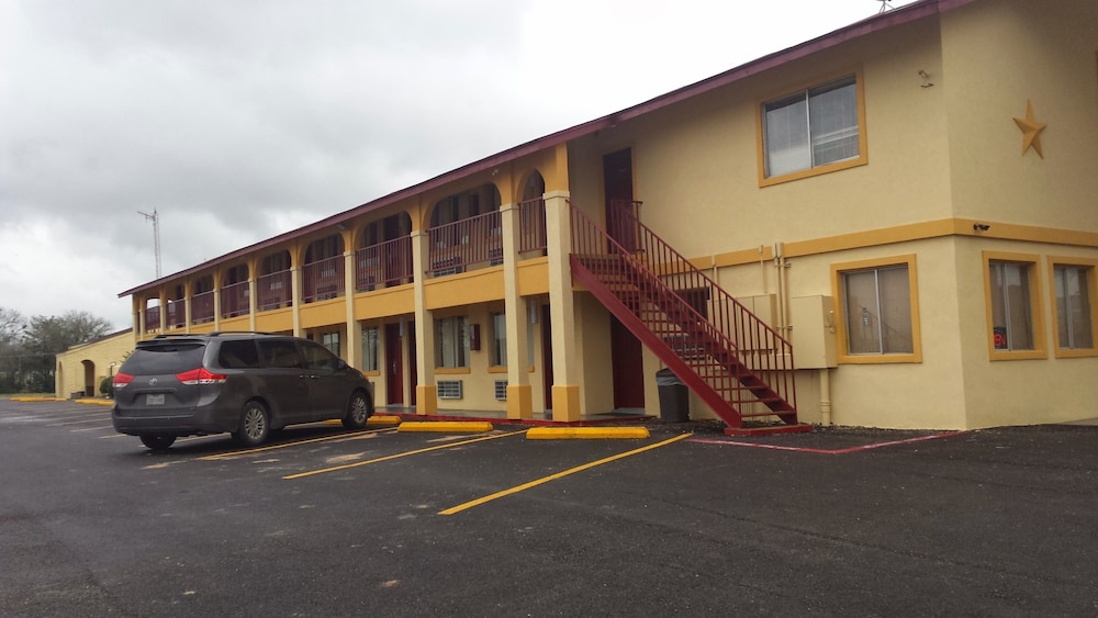 Carefree Inn Flatonia - photo 26