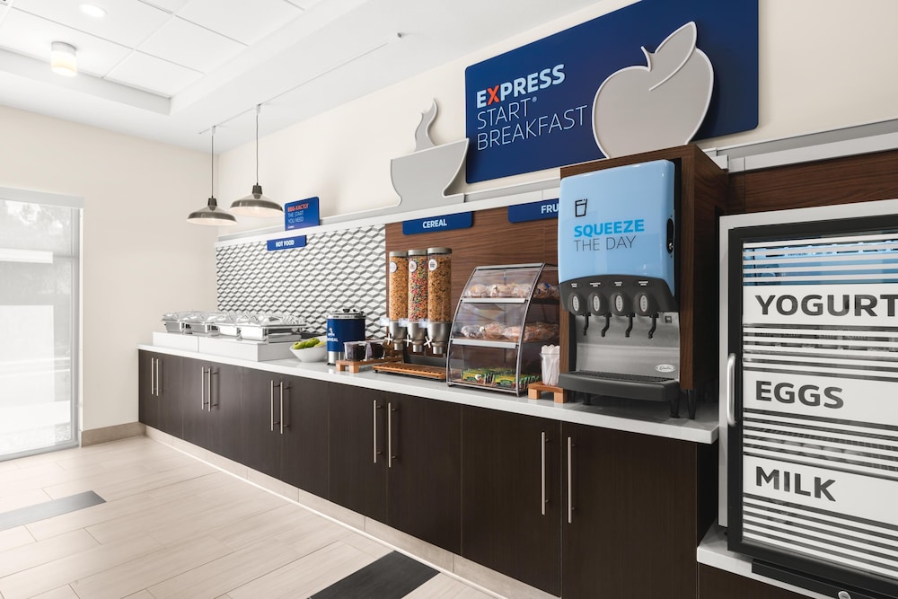 Holiday Inn Express & Suites Willows by IHG - photo 18