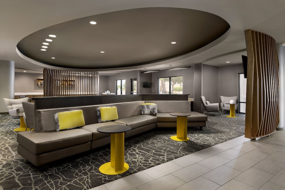 SpringHill Suites by Marriott Fresno - photo 3